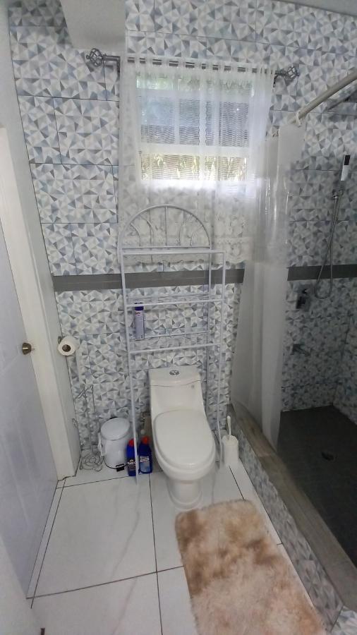 Cozy Vacation Retreat With Free Parking Apartment Roseau Exterior foto