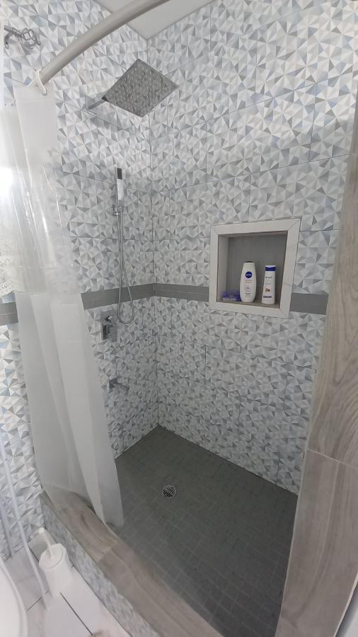 Cozy Vacation Retreat With Free Parking Apartment Roseau Exterior foto